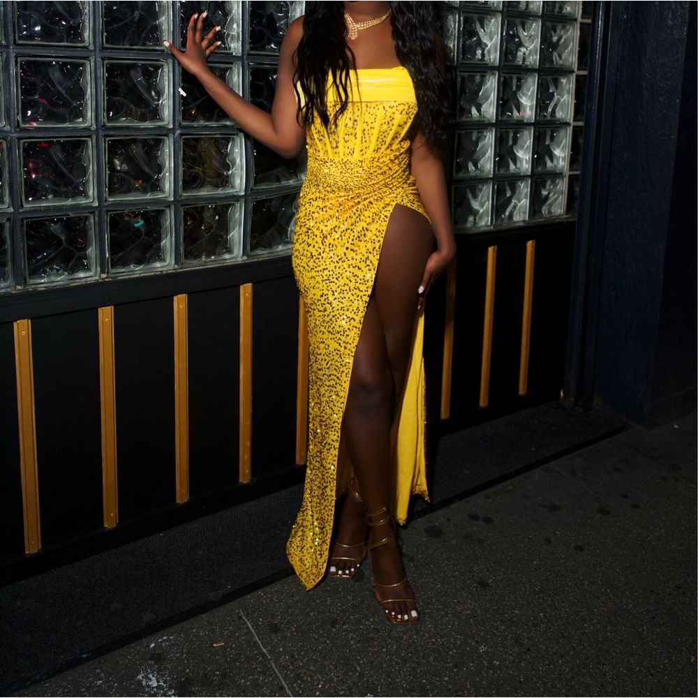 Yellow Split Dress Size Small - image 2